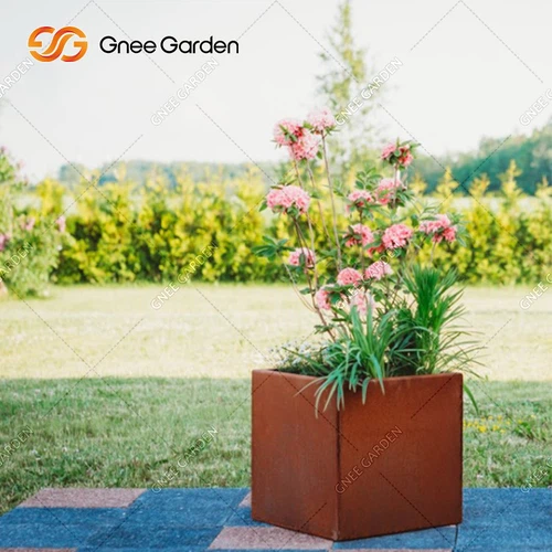 Corten-Steel-Cube-Planter 3 Corten-Steel-Cube-Planter 3